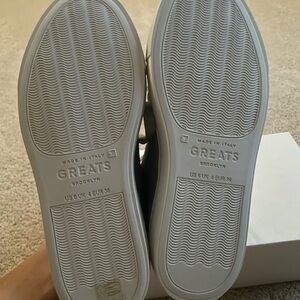 Greats tennis shoes in ash gray. Size 6w. Never worn